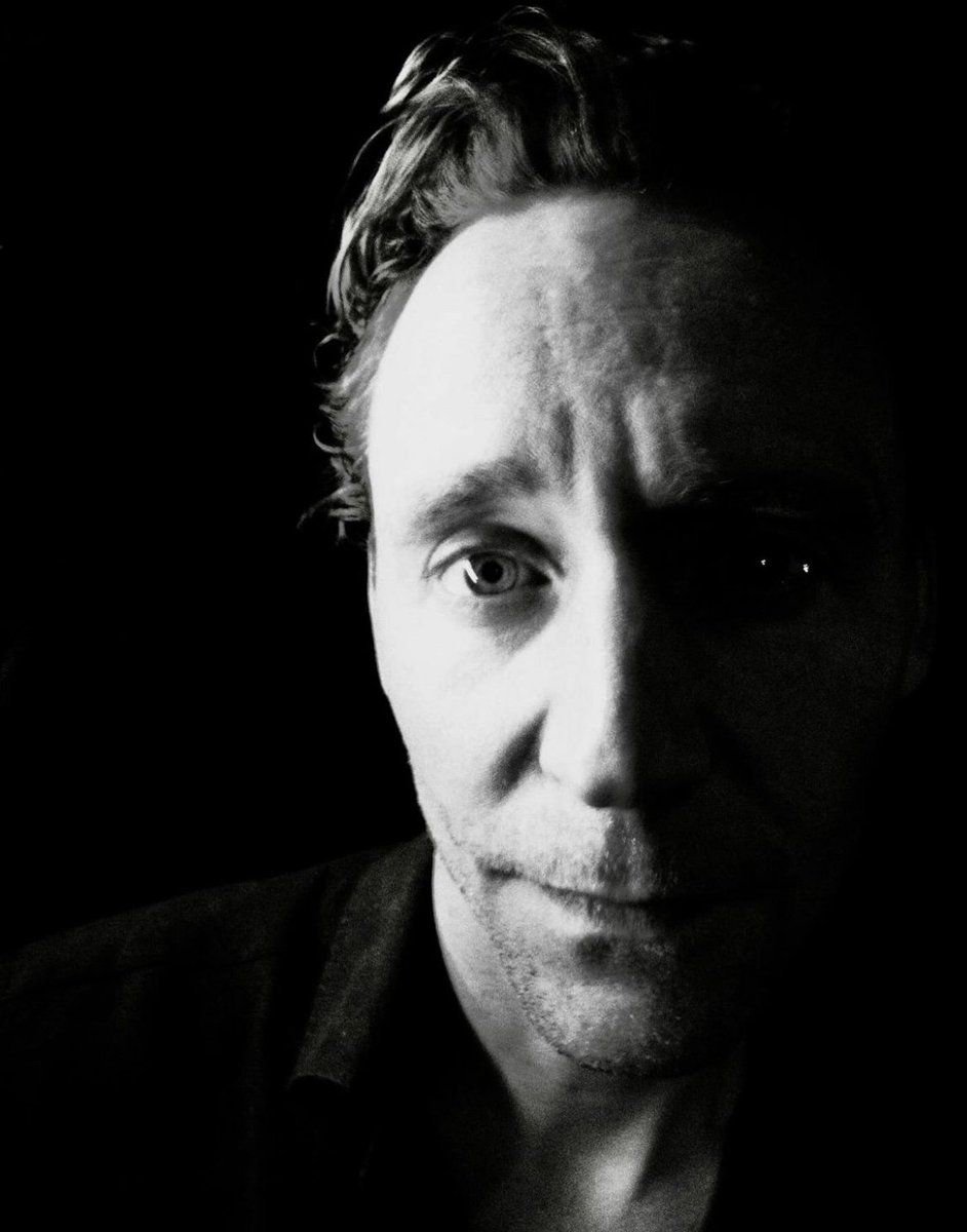 LINDO! Nova imagem de Tom Hiddleston no Japão.

📸: takumisaitoh_official.