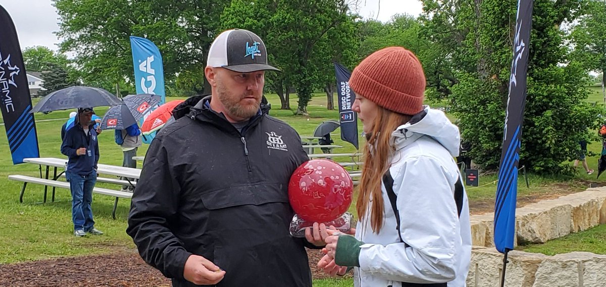 DynamicDiscs's tweet photo. Facts. 💯

This glass-blown trophy awaits the winner. 🔮

#dynamicdiscsopen https://t.co/WV1Z8lmwxb