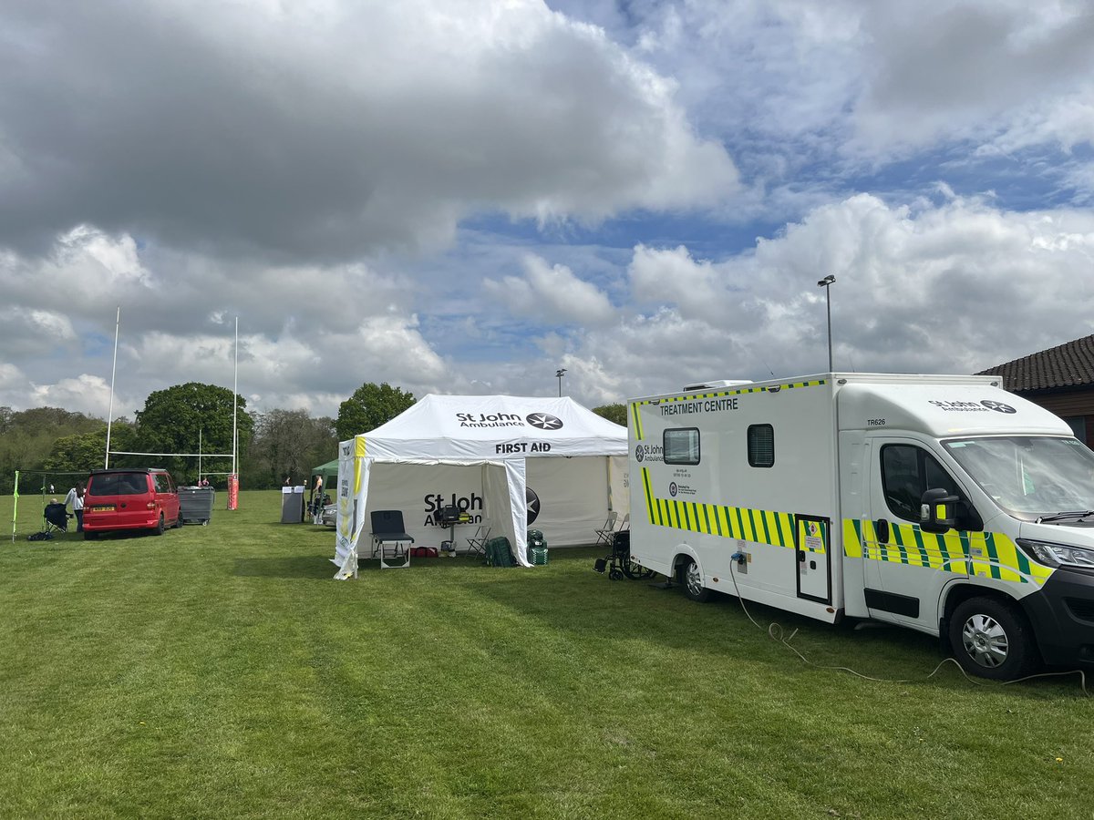 Enjoyable day providing ambulance cover to the @PetersfieldRFC Pub 7s today. #StJohnPeople #MySJADay