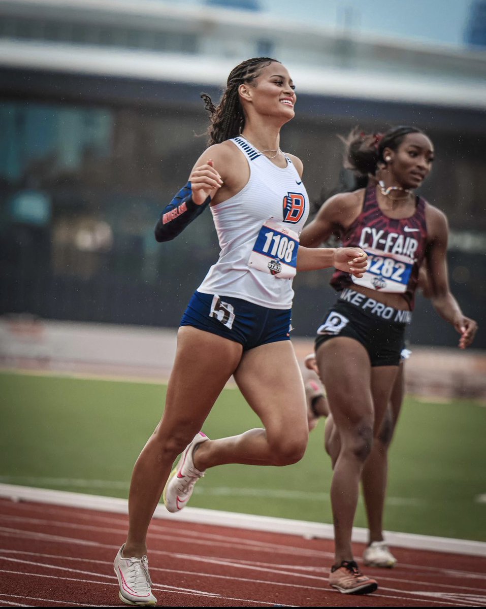 2024 State Champ🥇🥉!!!

#track #statechamp #hurdler #gold #bronze #trackandfield #hurdles #houston #texas #austin #texasisbetter #iowasignee