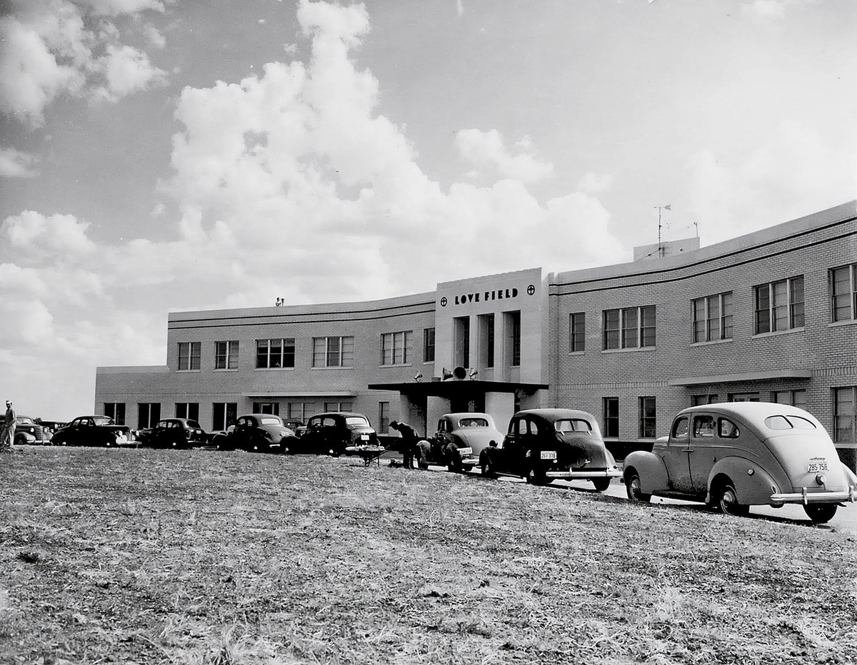 A 1940s view of Dallas' Love Field. I love how quaint and unhurried it appears ---- not to mention that great Art Deco facade around the entrance. Air travel these days is so trying in comparison. Courtesy the great folks @DallasLoveField .