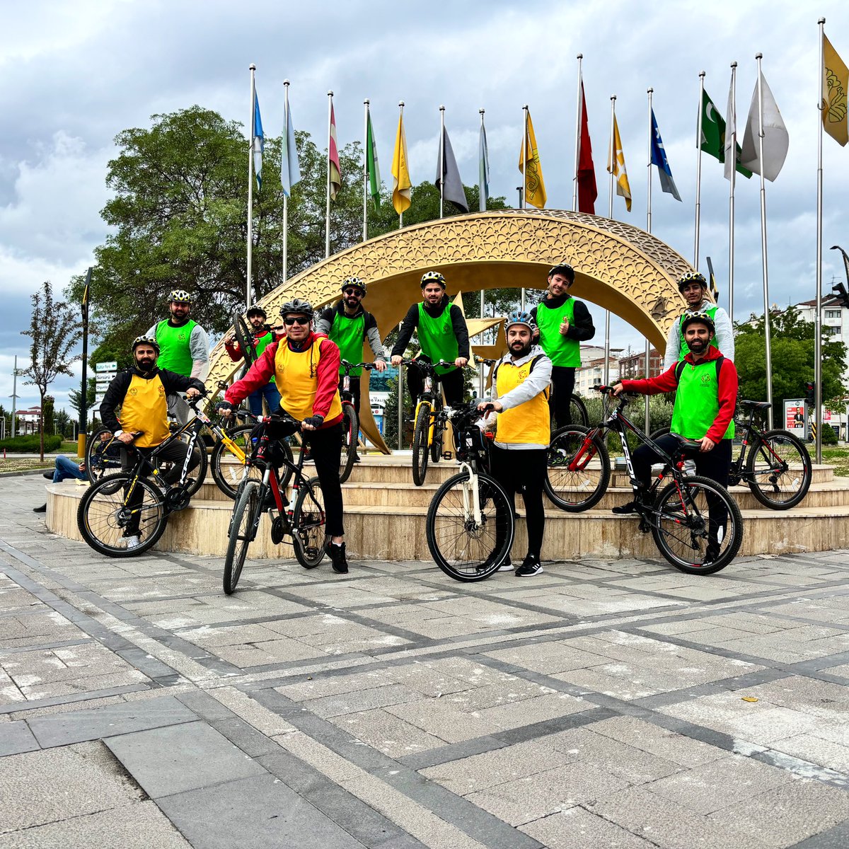 Yeşilay’ın 81 ilde eş zamanlı olarak düzenlediği ve tüm Türkiye'yi kapsayan 11. bisiklet turuna Gençlik Merkezleri ailesi olarak bizler de katıldık.💪 Her pedalda sağlık ve mutluluk, her kilometrede birlik ve beraberlik. 🚴‍♂️🚲