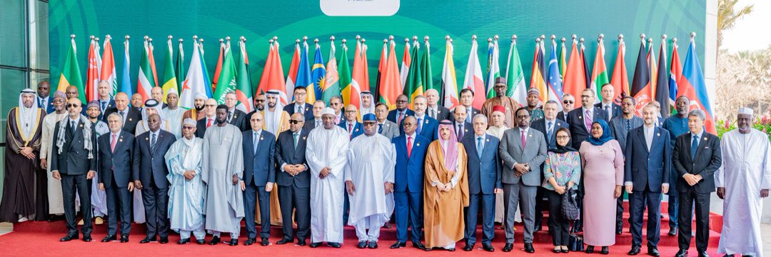 OFFICIAL Group Photo of Heads of State and Heads of Delegation for the OIC Banjul Summit.

#OICBanjulSummit #OBS2024