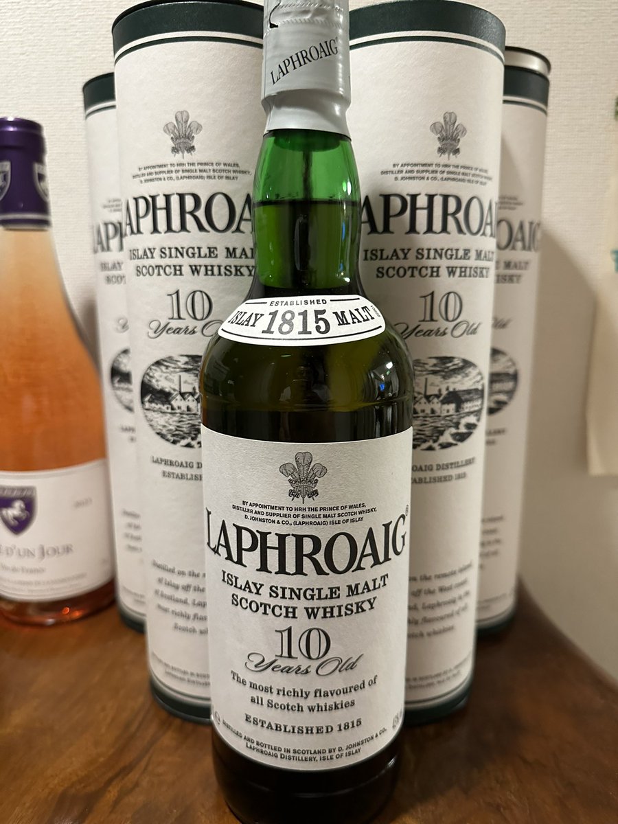 LAPHROAIG > ラフロイグ 10年 2000年代流通品
ハイボール用です。
６本しかないですが
よろしくお願いいたします🙇

#WHISKY
#SCOTCHWHISKY 
#SINGLEMALT
#ISLAY
#LAPHROAIG
#ラフロイグ
#2000年代流通 
#frenchmonstar
#フレンチモンスター
#美飲倶楽部