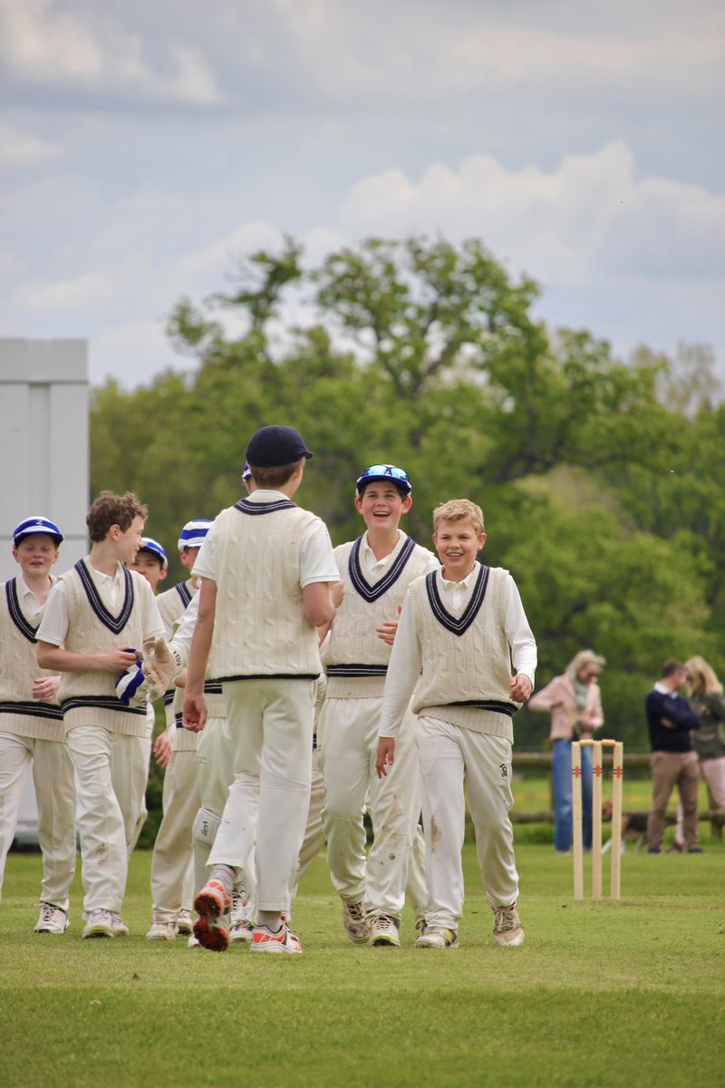 What an afternoon of cricket v Sunningdale at Ludgrove! The sun shone, the spectators basked in the warmth and the boys enjoyed some splendid cricket. Thank you Sunningdale for being such great competitors.👏#cricket #schoolcricket #schoollife #prepschoolsport #prepschool