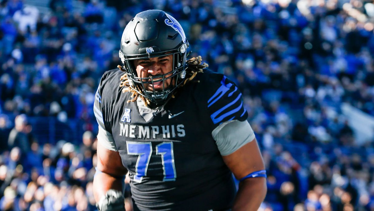 #AGTG Blessed to have earned an offer from The University of Memphis 🔵⚪️   @CoachSamuels11 @TFloss32 @MohrRecruiting @STATECHAMP_JOE