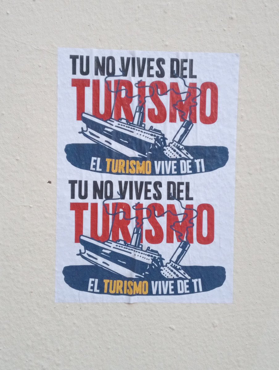 En estos momentos en el centro Málaga, muchas calles con estos carteles. Porque otro modo de vida es posible, y otro reparto de la riqueza.