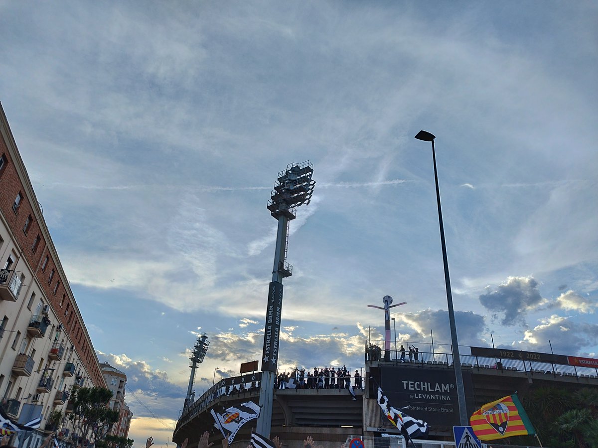 Sent_Albinegro's tweet image. #CDCD ...i la brasa va tornar a fer flama🔥¡Enhorabuena, albinegr@s por este ascenso en una temporada histórica! #PPO y #JusticiaParaElCDCastellón