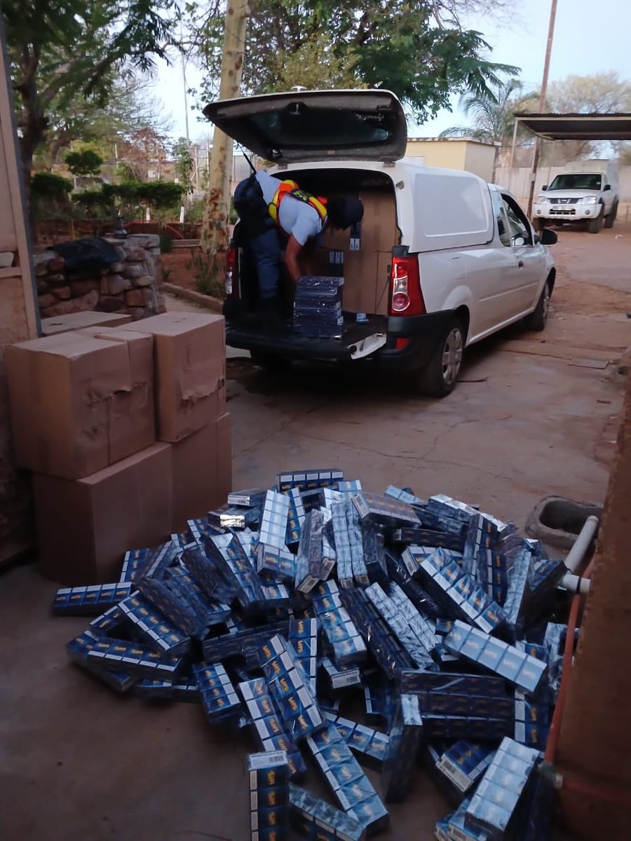 Abramjee's tweet photo. Police in Alldays,
Limpopo, intercepted and seized over R300-000 worth of illicit cigarettes.

Police were performing crime prevention duties when they spotted a suspicious white NP200 with Gauteng registration driving at a high speed along R521 towards Pointdrift.

The members gave chase until they managed to stop the vehicle. 

One occupant managed to jump from the vehicle and evaded arrest. 

The vehicle was searched, and 20 master boxes of Remington Gold illicit cigarettes were found loaded into the vehicle, and they were confiscated as well as the vehicle.

•Millions and millions of rands of Remington Gold
cigarettes made in Zimbabwe by GLTC are being smuggled into SA. It’s not stopping! Authorities in both countries need to take decisive action. 

@SAPoliceService @sarstax @TaxJustice_SA