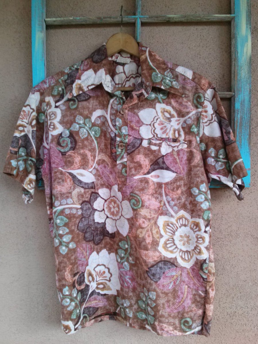 Vintage 1970s Mens Hawaiian Shirt Sz M 40 #HawaiianShirt #bycinbyhand 
$55.00
➤ bycinbyhand.etsy.com/listing/489581…