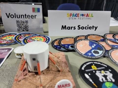 Had a blast at the Space For All #STEM Festival in Kent, WA! 🚀 Showcased our #MarsVR program to hundreds of young students. Big thanks to City of Kent for hosting us and to @blueorigin for their support with volunteers! #education #spaceadvocacy #themarssociety #mars #science