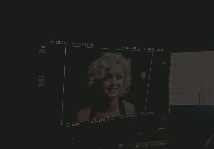 TheCrownOfEvil's tweet image. ⠀

         Deja un mg ( ღ ) en este tweet y te mostraré la foto que Lyra tendría de tu personaje en su galería.