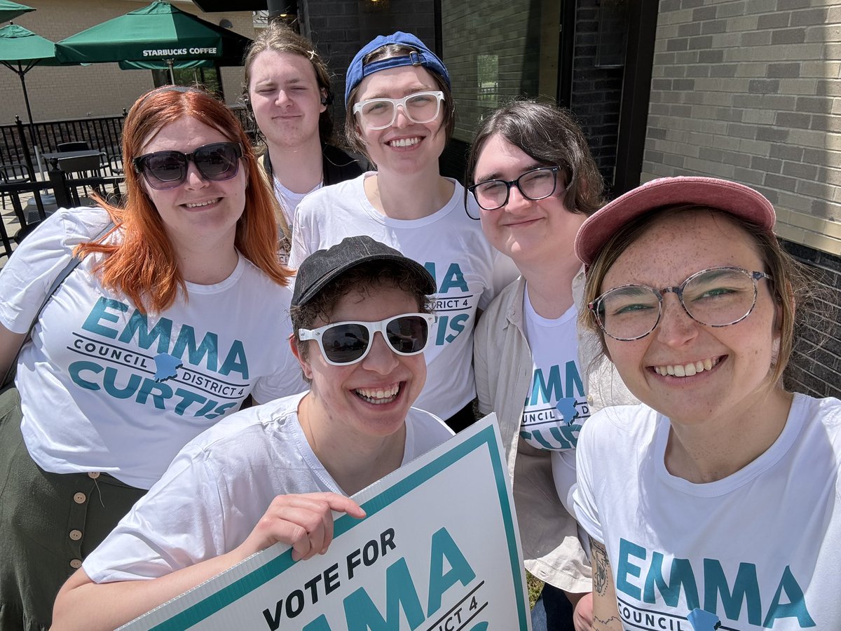 The Derby may be over, but the second most exciting race in Kentucky is still on! 🐎🗳️

Having a blast knocking doors with some of our #TeamEmma volunteers this beautiful Sunday afternoon ☀️

#EmmaForLex