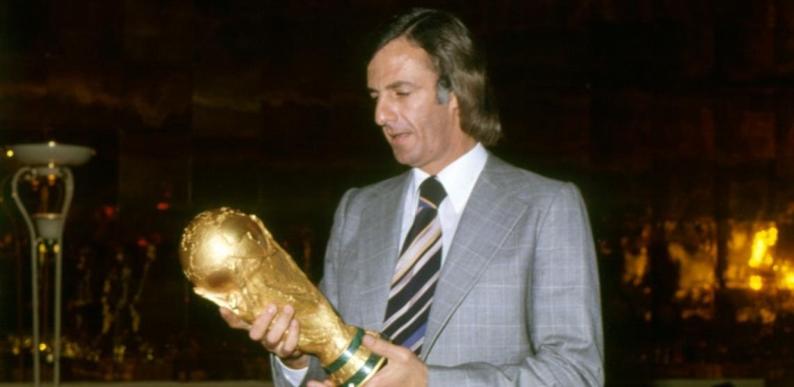 Falleció Cesar Luis Menotti, quien fuera el primer técnico en sacar campeona mundial a la #SelecciónArgentina.