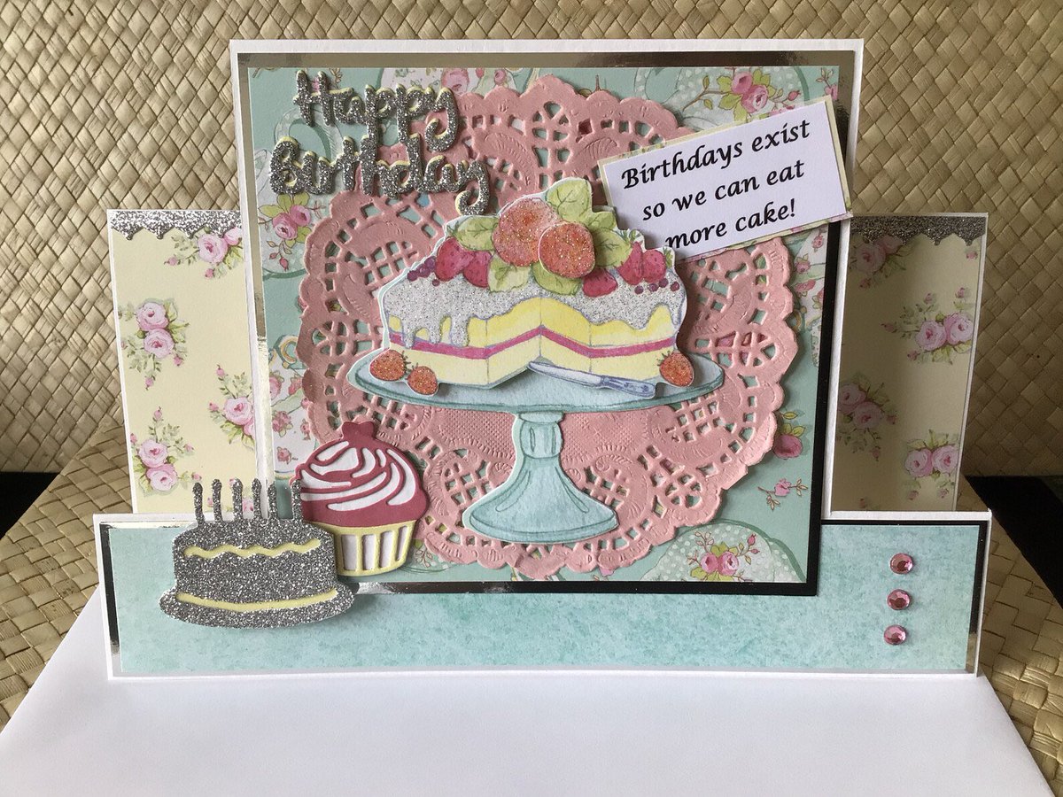 For cooks, bakers and enthusiastic cake makers - handmade birthday cards… custom requests welcome 🤗

etsy.com/uk/shop/AllaCa…

#HandmadeHour #justacard #uksmallbiz #LincsConnect #makershour