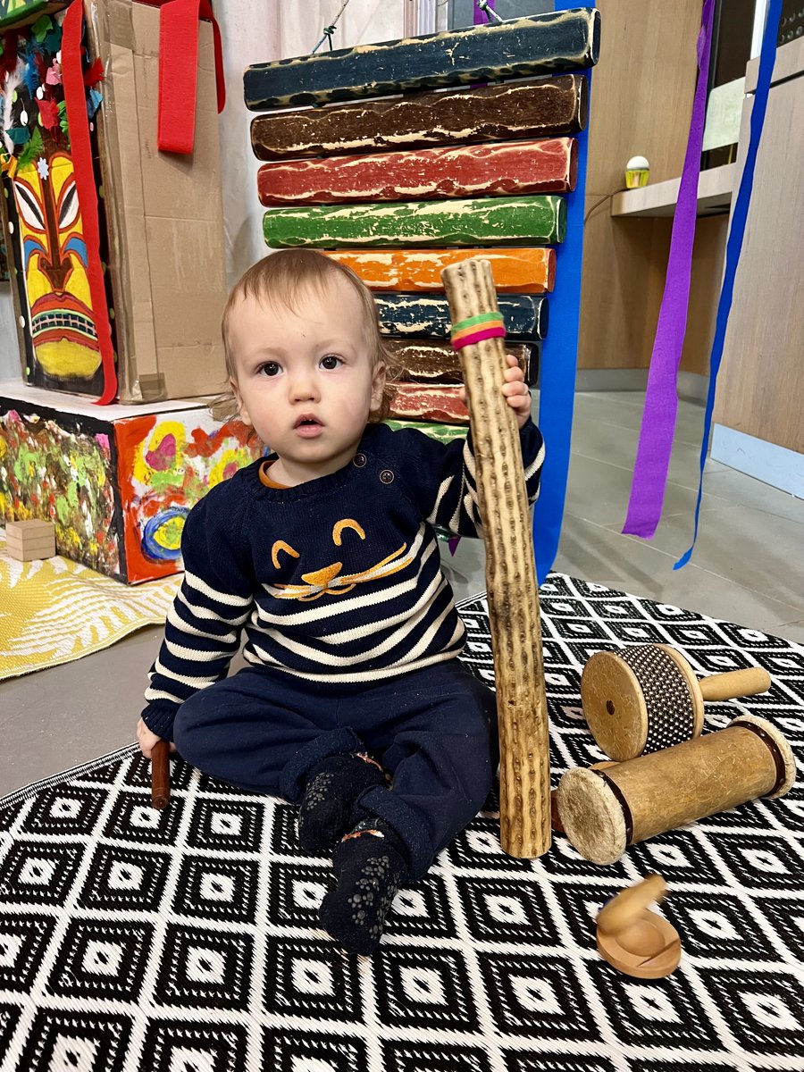 Sympathique moment ce samedi au centre événementiel de #Courbevoie pour 'l'été de la #petiteenfance'.  Jeu avec la matière, musique, dégustation de compotes faîtes maison par le personne de la ville...
Merci à tous pour l'investissement au quotidien aux côtés de nos enfants.