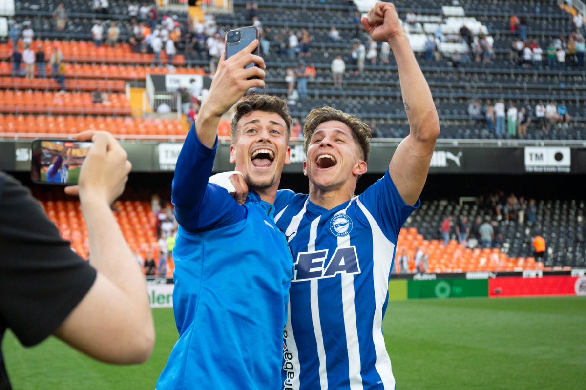 Alaves tweet picture