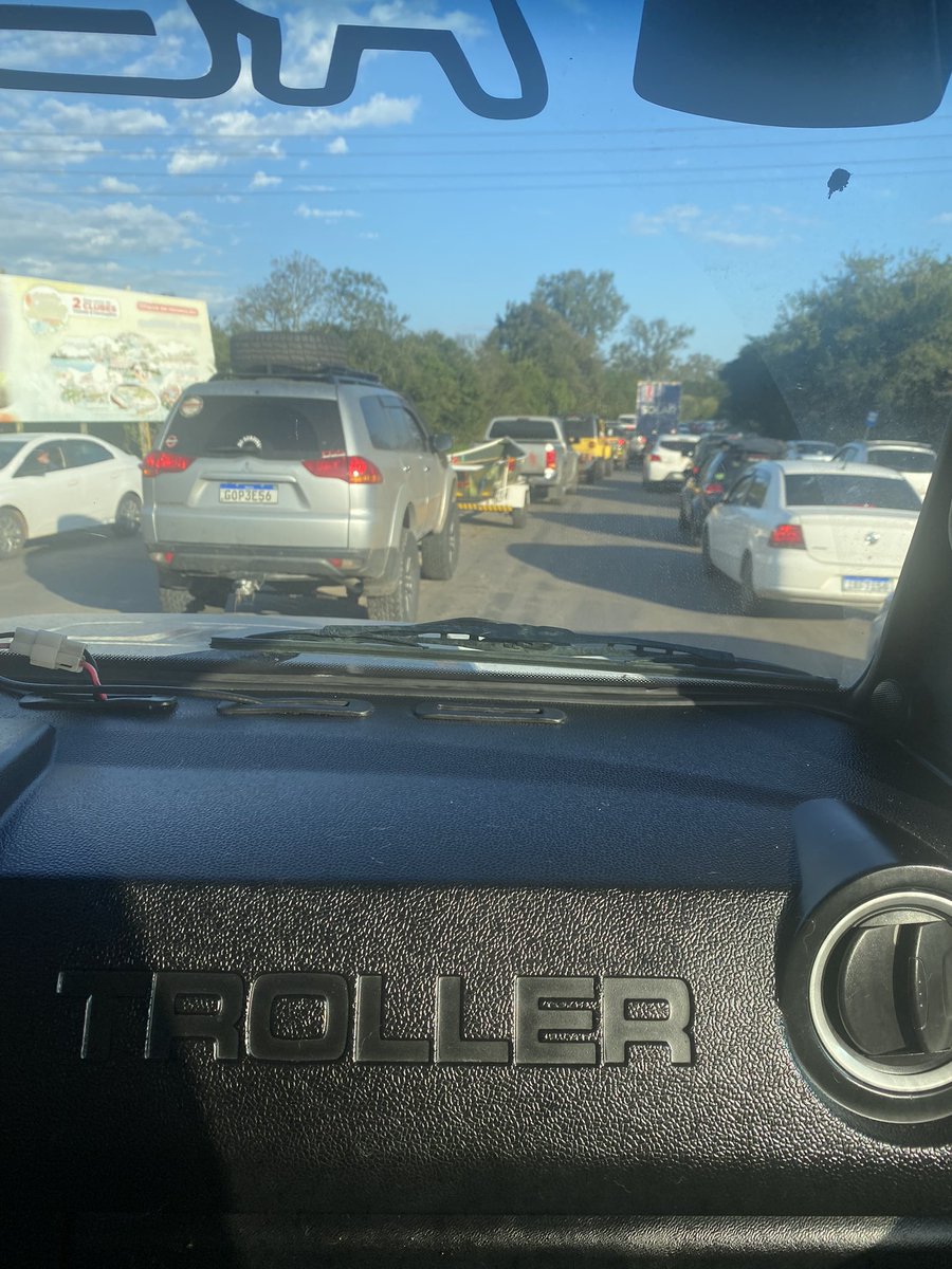 Agora a Polícia do Choque nos conduzindo com o barco!