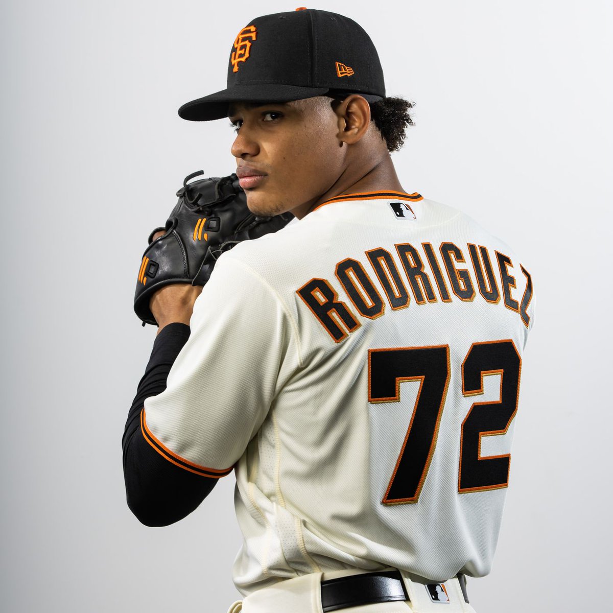 Randy Rodríguez (San Francisco) debutó ayer en @MLB. Rodríguez (1-1, 1.69, 1 JS en 10 JL en AA como relevista este año) fue 2.1 IP de 4 H, 4 CA, 1 CL, 2 K y 2 BB. No ha lanzado en @LIDOMRD.