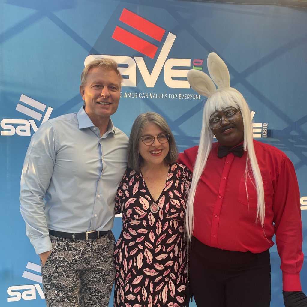 Last night I attended the @savelgbt gala, a powerful celebration of love, equality, and resilience. It's always inspiring to see our community come together to support LGBTQ+ rights and create a more inclusive world for all.