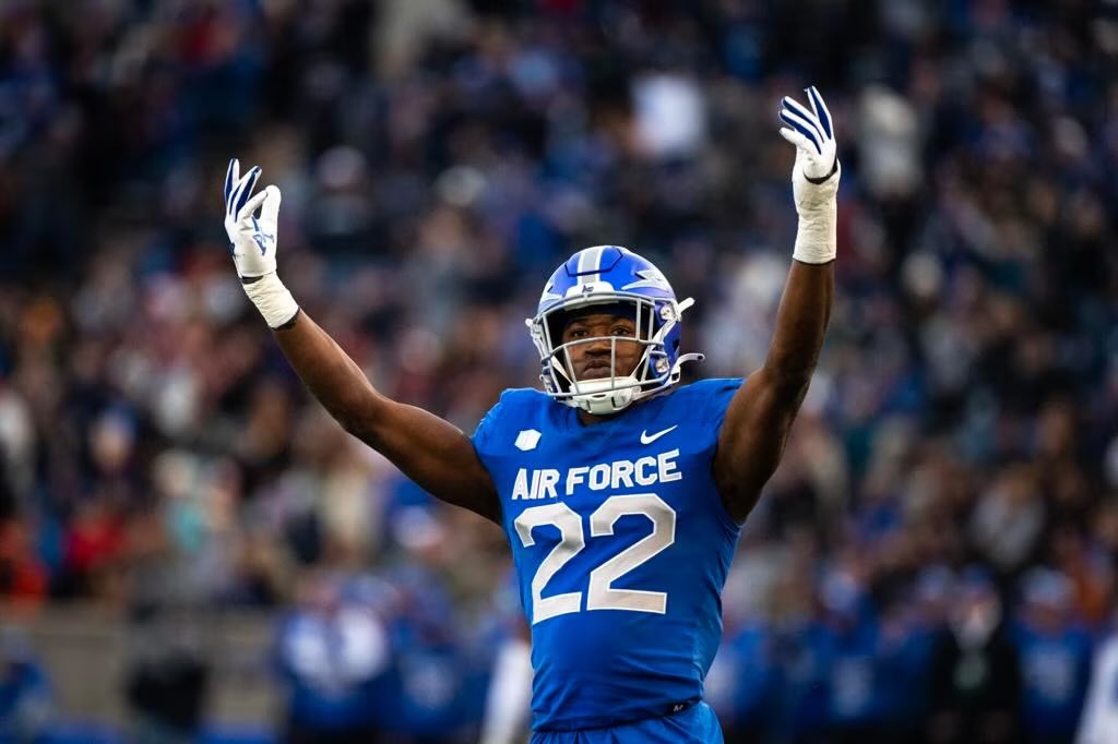Blessed to receive a D1 Offer from Air Force‼️ @CoachBriscoeWR @CoachTroop3 @jnashmusic @coachjimcollins @Coach_Scott31