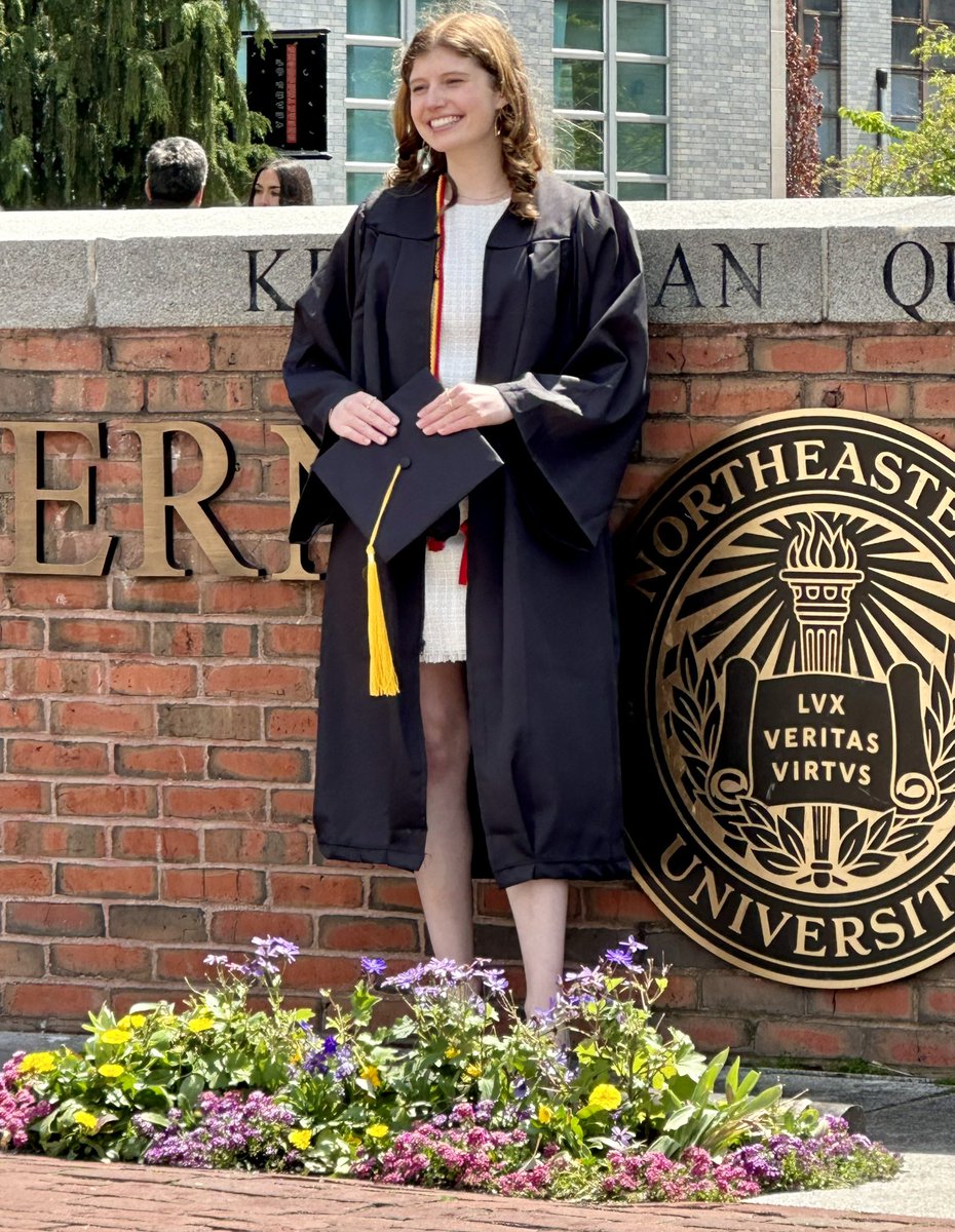 a_benware's tweet photo. Picture perfect! Congratulations to the Class of 2024! @Northeastern #NU2024 #LikeAHusky https://t.co/YMXs1XQfaz