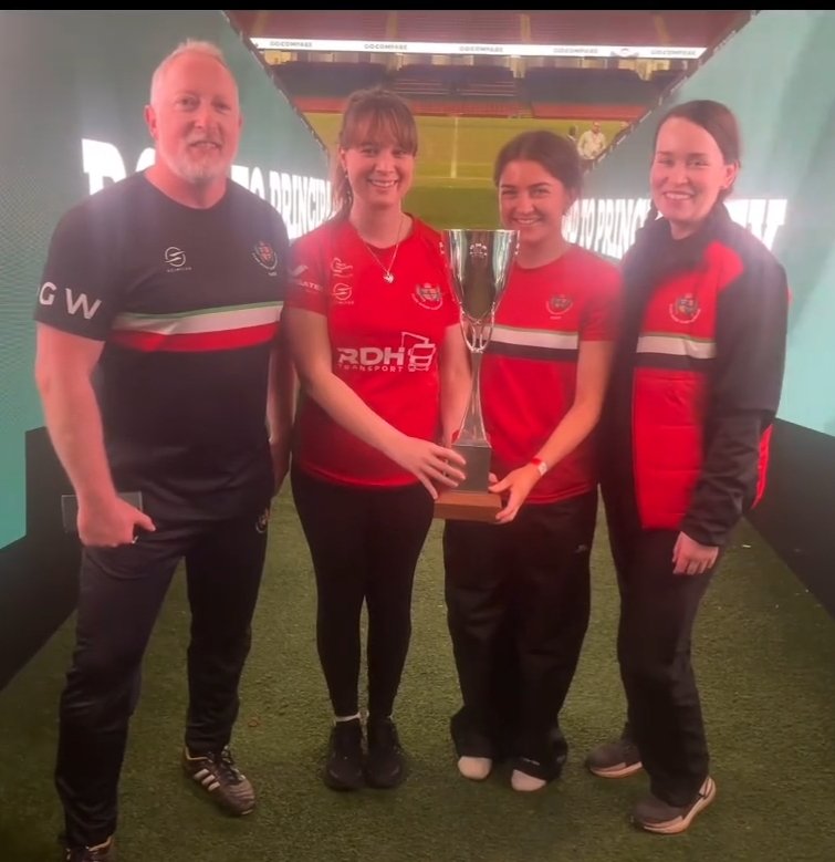 Captain Jack Jones suffered a suspected neck injury in yesterday's game. Thanks to referee Rhys Jones quick intervention, our Med Team led by Dave alongside Ruth, Claire, Doc's-Aoife + Kieran-Diolch <a href="/Cardiff_RFC/">Cardiffrfc</a> med also 🙏 JJ is well &amp; on the mend, the only result that counts ♥️