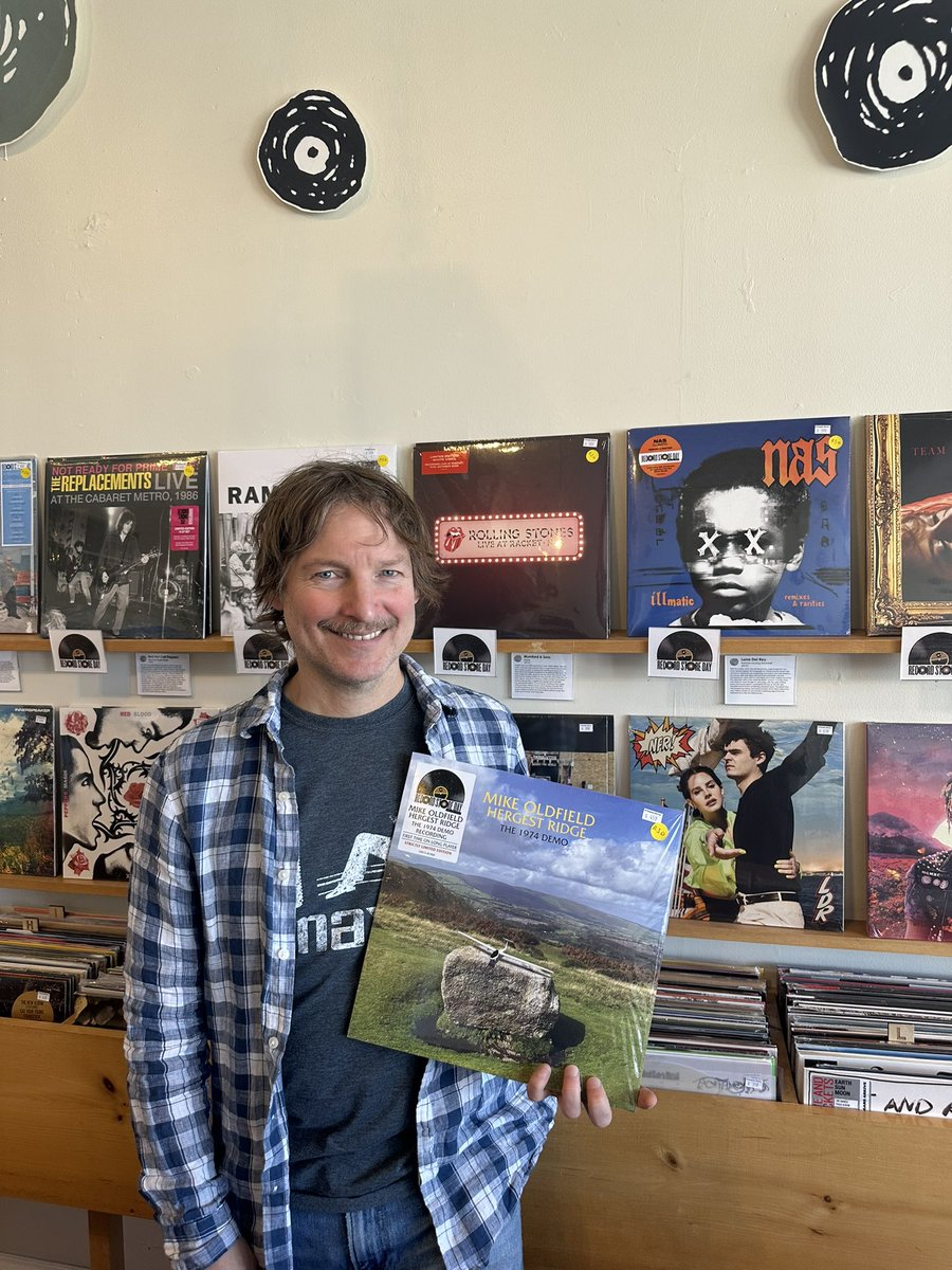 Visiting beautiful Sudbury, ON anytime soon? Then pop into @CosmicDaveVinyl for an incredible selection and to say hello to the owner, Mark. Have fun and don’t forget to tell them #RSDC sent ya! #vinyl #vinylrecords #recordstores #sudburyon #music #ontario