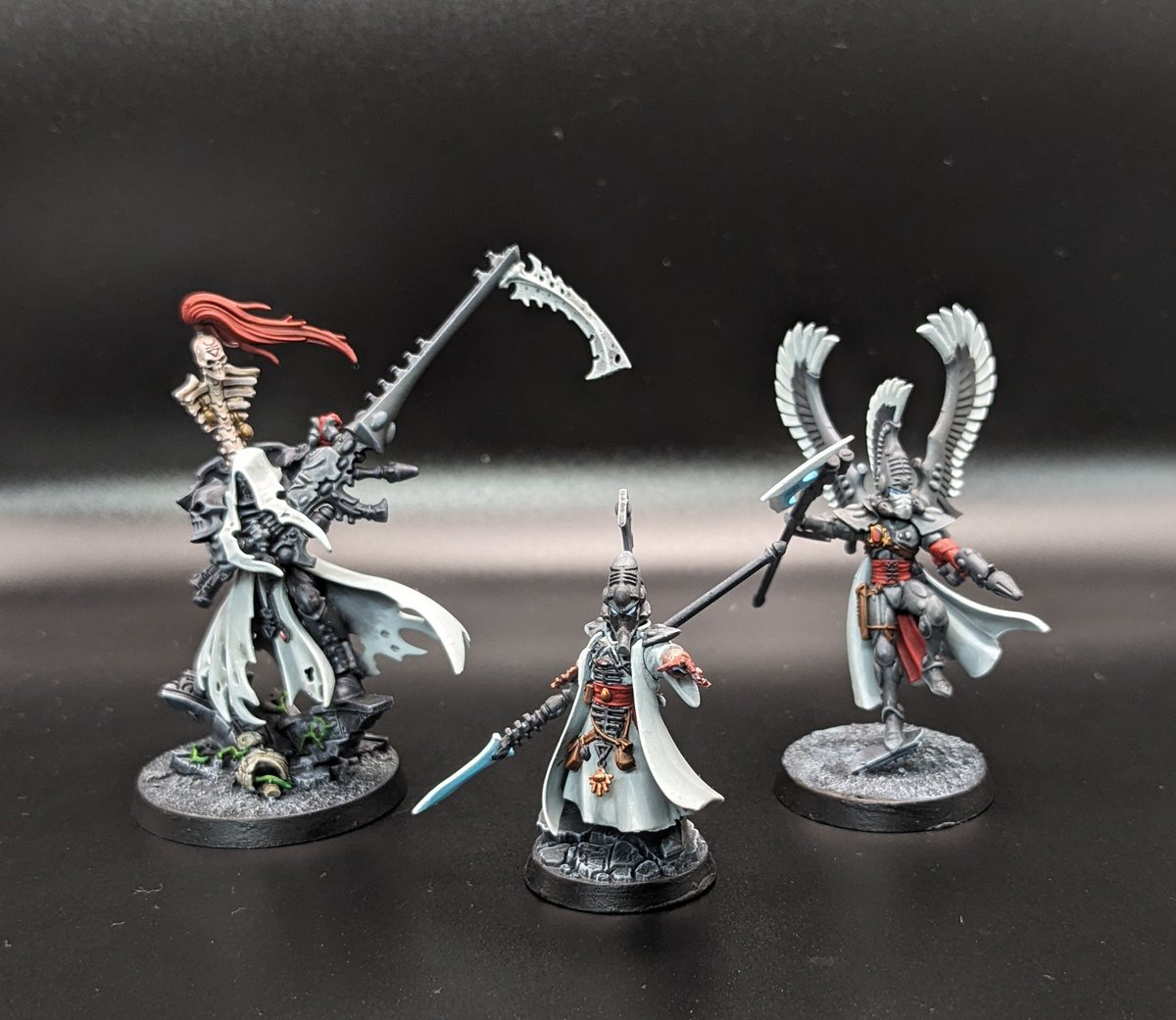 The Autarch makes three characters now for the Sca Ité revenants. Think they look pretty good together.

#Warhammer #WarhammerCommunity #Warhammer40000 #Aeldari