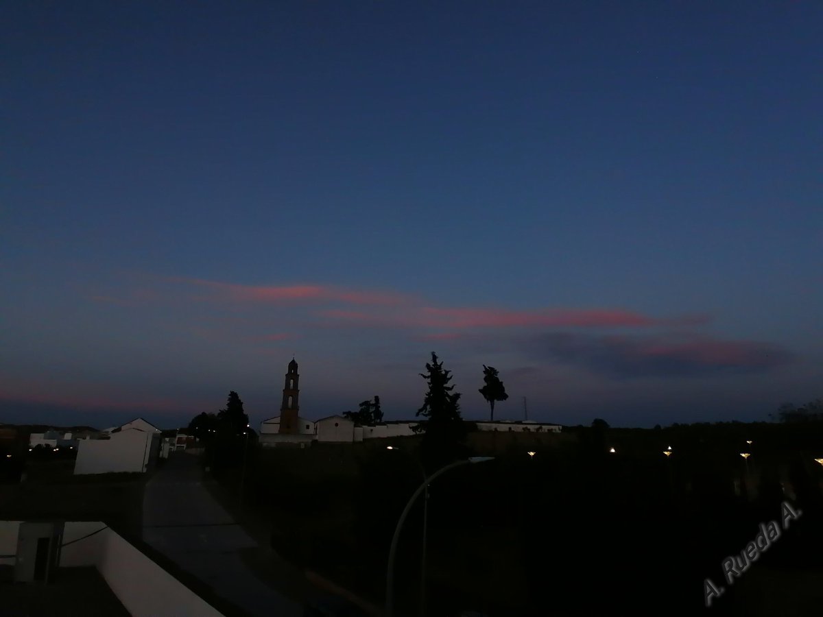 4 momentos del atardecer de hoy, desde un pequeño pueblo de Córdoba
#ComparteTuAtardecer
#BuenasNochesATodos