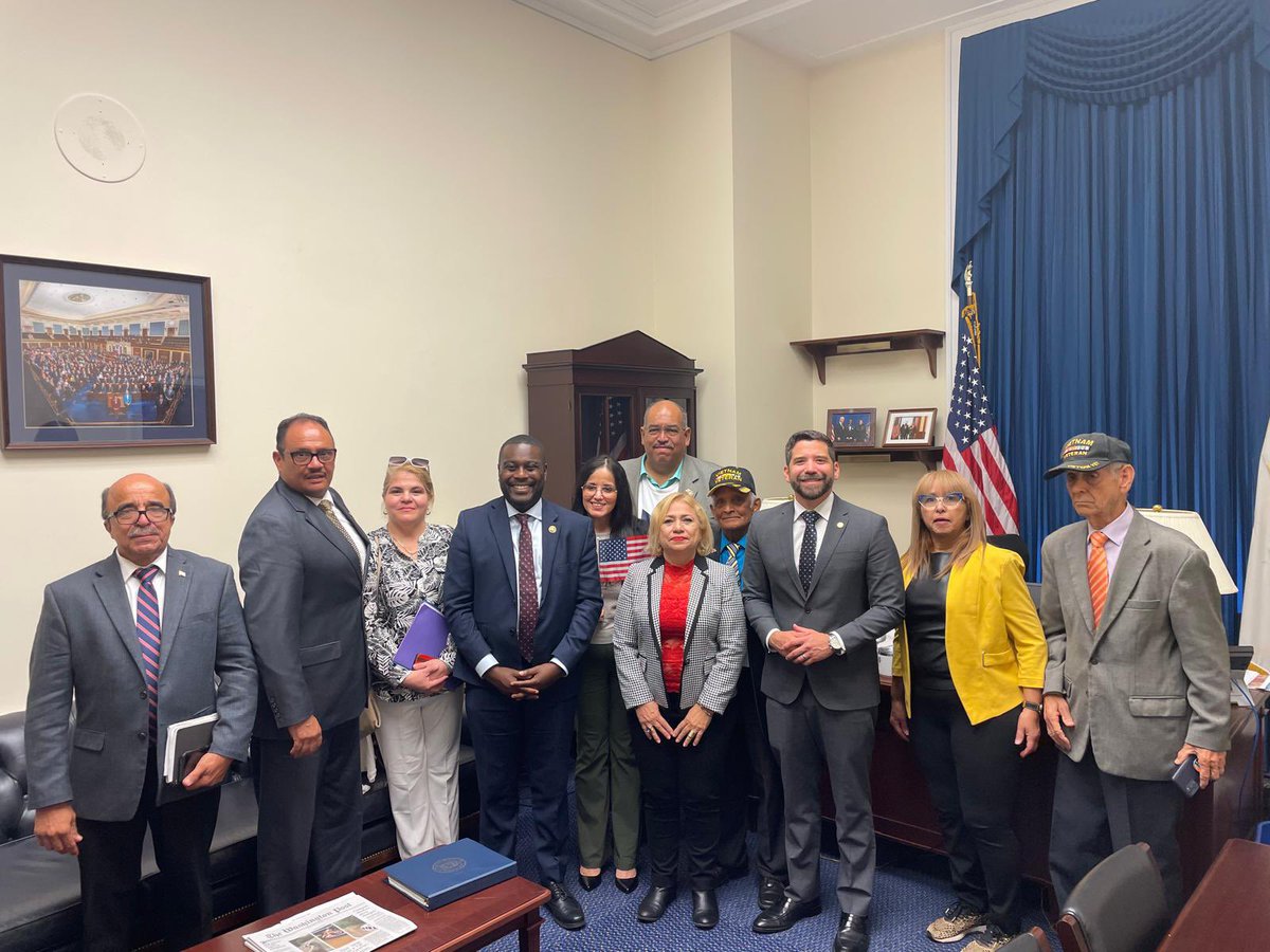 Delegados extendidos de Rhode Island, P.R. y Nuestros Veteranos fueron recibidos en la oficina del Congresista @GabeAmo46 del 1er Distrito de Rhode Island. #NuestraCausaEsPoderosa #puertoricostatusact