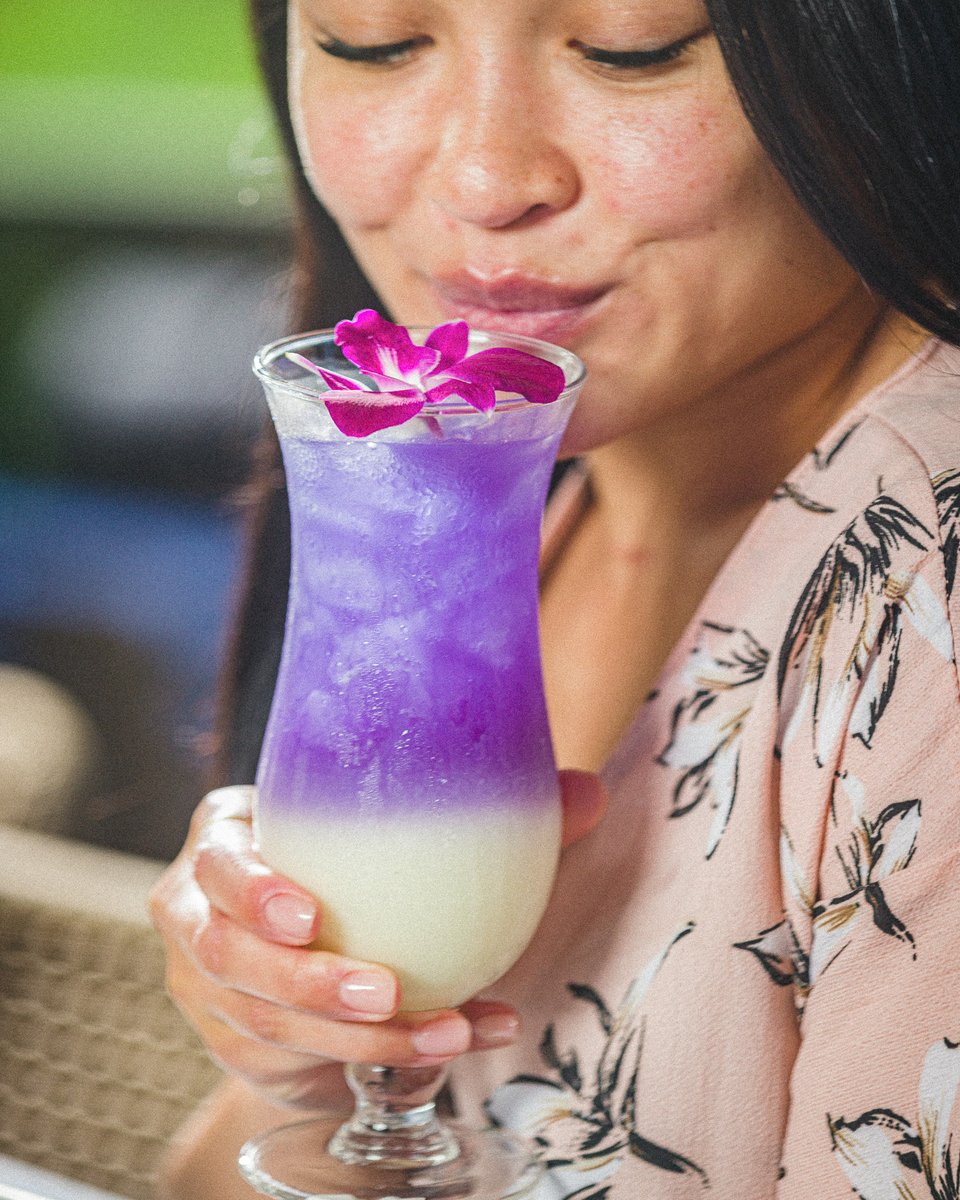 Tastes just as delicious as it looks - our Hawaiian Butterfly cocktail 💜 🦋  

#EatGoodFeelGood #Cocktails #HappyHour #TikiDrinks