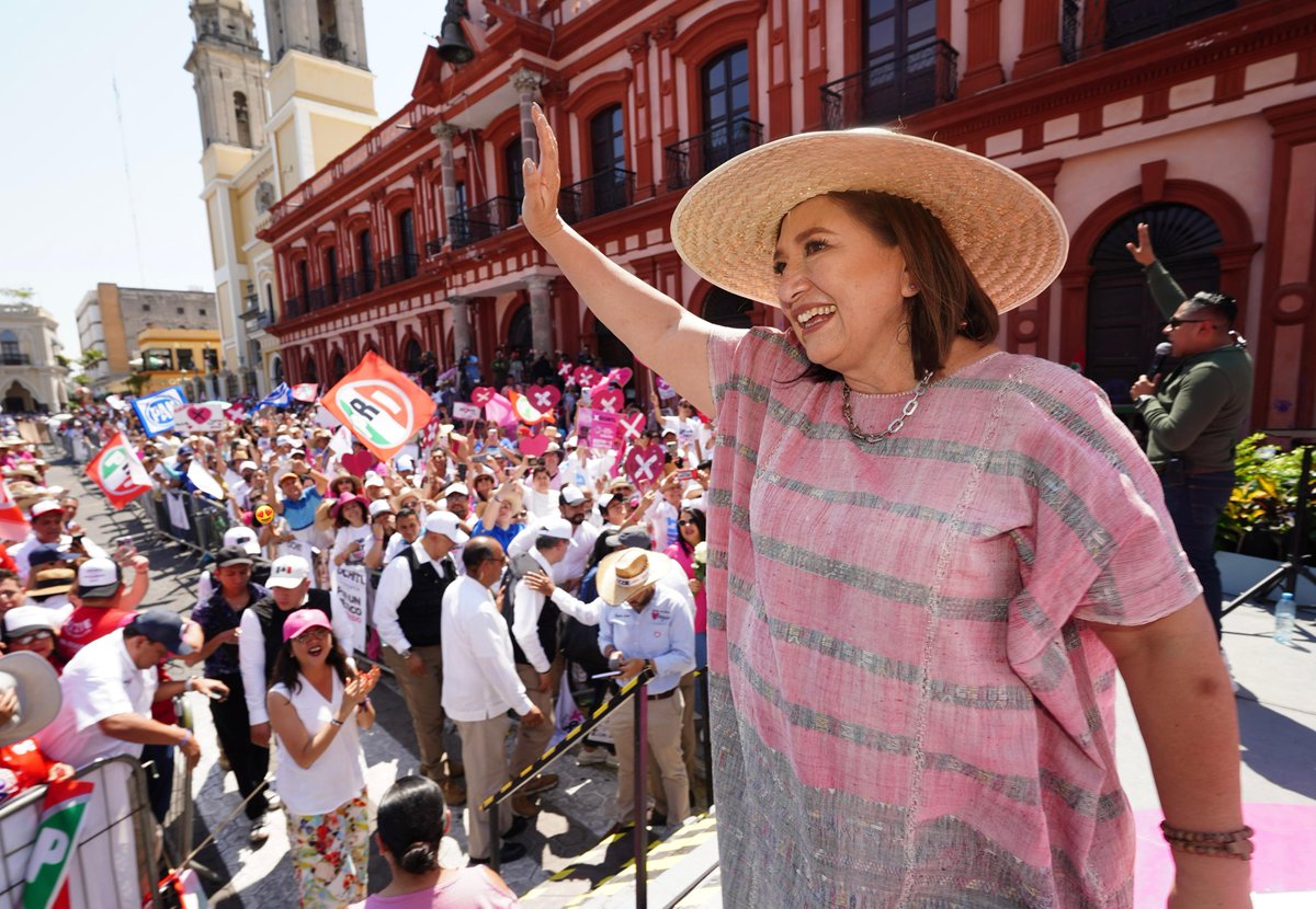 Ya empatamos en las encuestas y esta semana los vamos a rebasar. Los necesito este 2 de junio para construir un país unido, sin odio y sin divisiones. Vamos a recuperar juntos el valor de la vida, la verdad y la libertad. ¡Gracias Colima! 🫶🏼