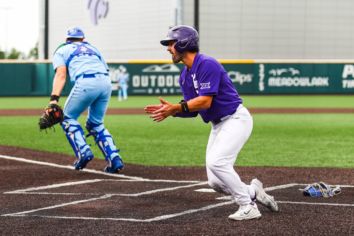 Sliding in 🛝 #KStateBSB x @JadenParsons2