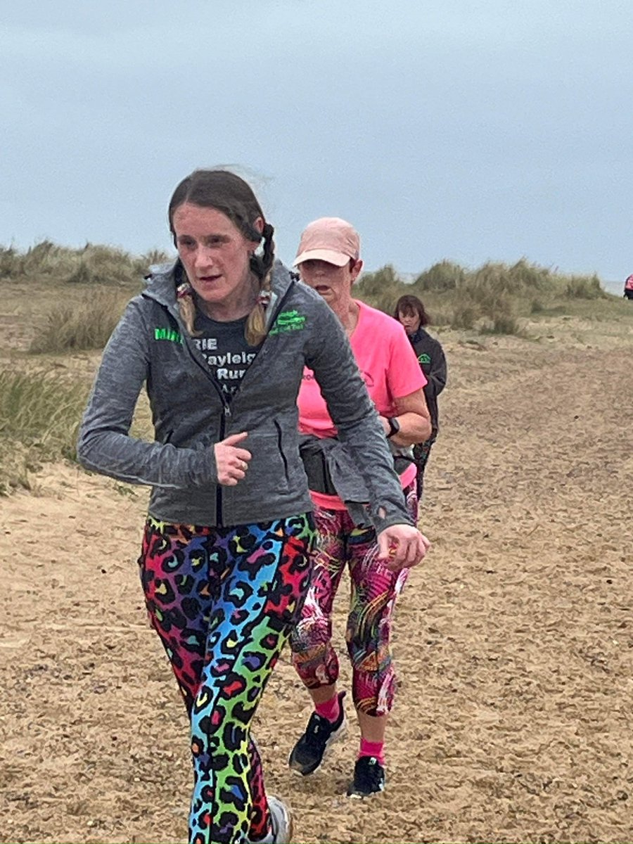 Finally caught up on my  #NHS1000miles spreadsheet!!! Lots of running and walking over the last few weeks - total to date is 352 miles 🥳🥳🥳🥳 A highlight is having a little weekend away with some running club friends to do Great Yarmouth parkrun - officially hardest one in UK!