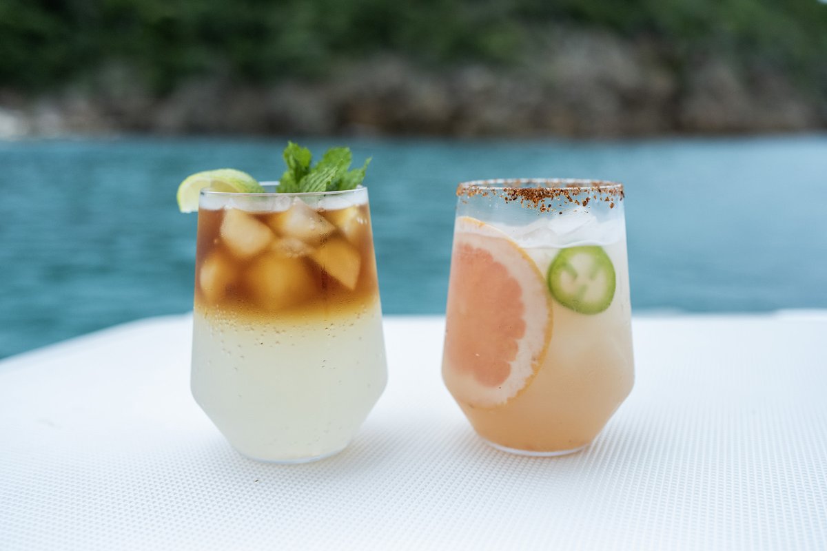 What is your favorite vacation cocktail!?🍹 Be sure to ask our crew their favorites because every hour is happy hour when you're on vacation!
.
.
.
.
 #happyhour #cocktails #bestvacation #dreamcaribbeanblue #bvi #caribbean #lovebvi #travel #britishvirginislands #bvilove