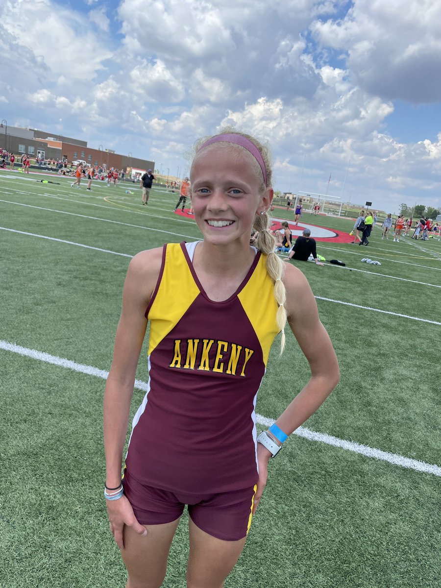 New Southview school records set by Morgan at the state meet: ⭐️ 100 m: 12.78, breaking the record of 12.90 set by Lilly Buckley in 2023 200 m: 26.42 breaking the record of 26.91 set by Lilly Buckley in 2023 400 m: 59.18 breaking the record of 59.22 set by Alli Macke in 2021