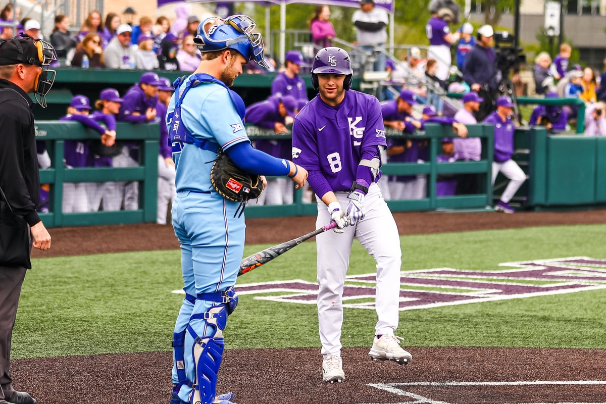 Just two bros playin ball 🤝 #KStateBSB