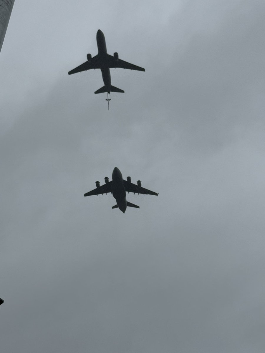 How many softball games have flyovers like this?!? ✈️🇺🇸

#BoomerSooner @OU_Softball #Bedlam