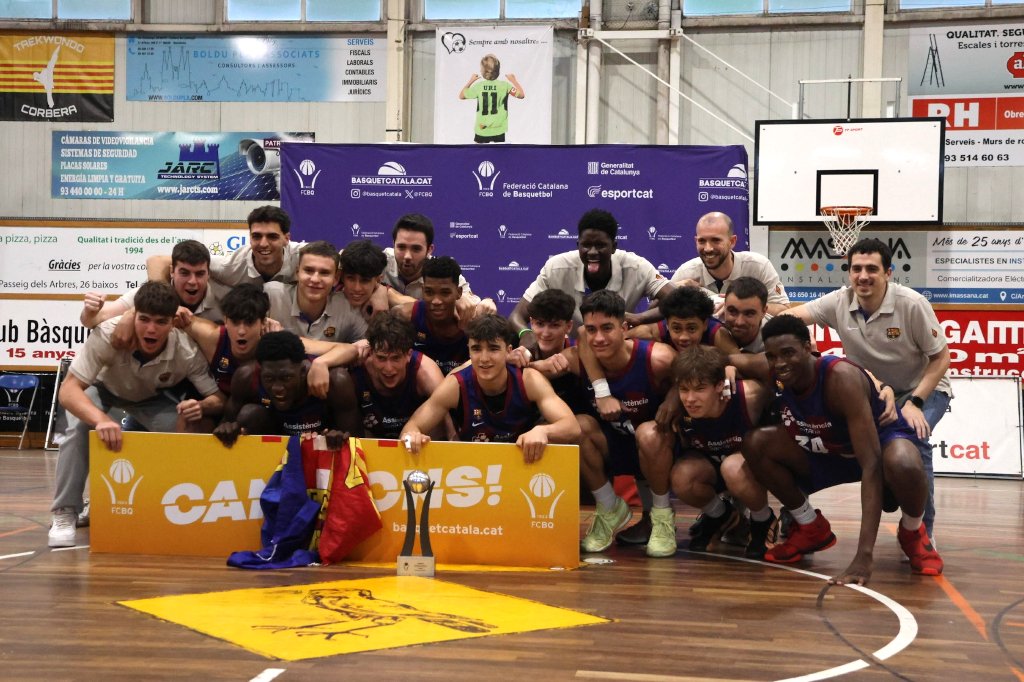 #CadetBQ🏀 / El @FCBbasket revalida el títol de CAMPIÓ de Catalunya U16 Cadet Masculí Preferent a #Corbera en derrotar el @BasquetManresaB (79-70), mentre que la @Penya1930 s'ha imposat al @cbhospitalet (60-72) al partit pel 3r i 4t lloc. Enhorabona! ➡️ basquetcatala.cat/noticies/10638