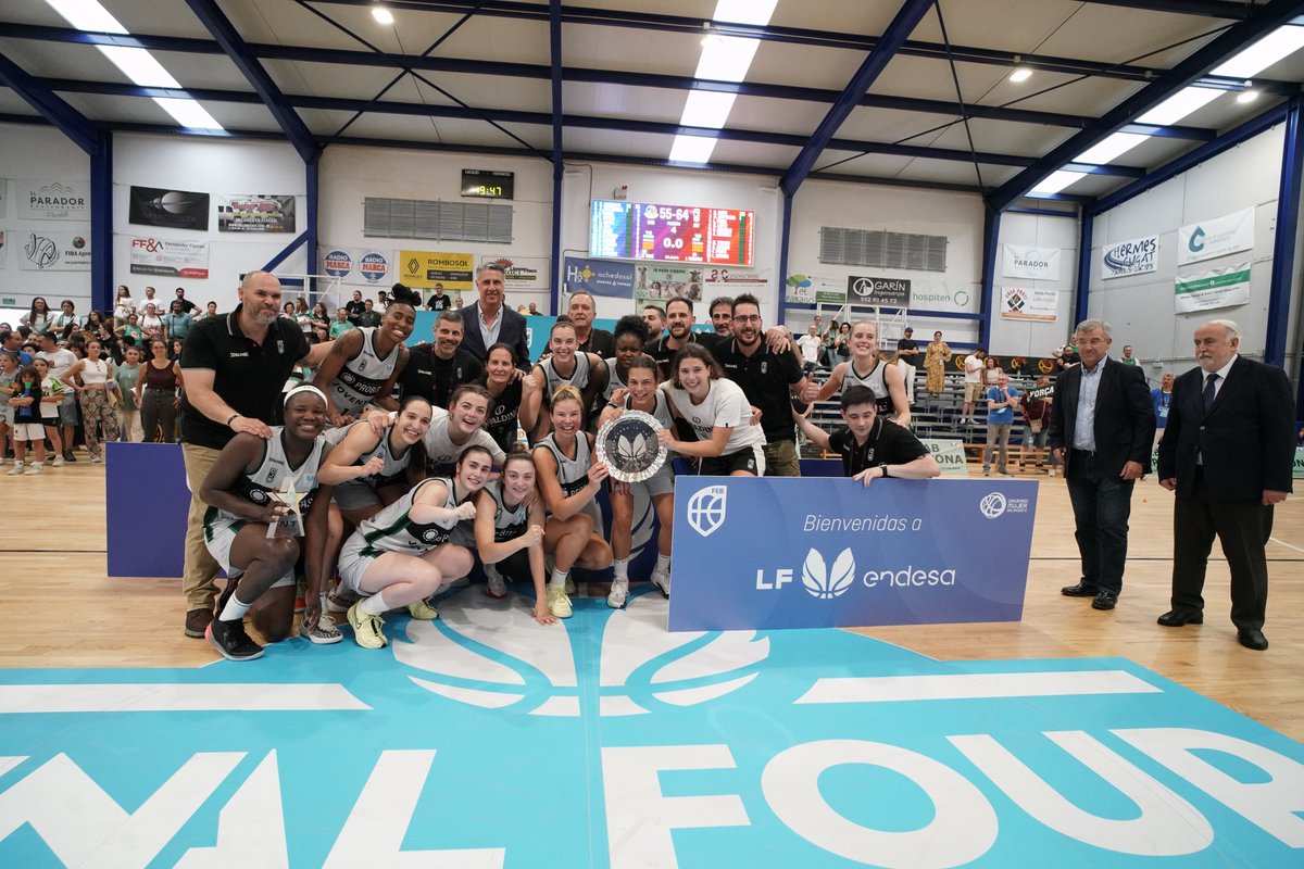 💣 SOM EQUIP DE LLIGA FEMENINA ENDESA! 💥 La Penya guanya la fase final d’ascens a Lliga Femenina després d’una remuntada èpica contra el CAB Estepona (55-64). Espectacular Alima Dembelé, MVP 🔗 La crònica: bit.ly/4dtJEd6 #BadalonaÉsFutur