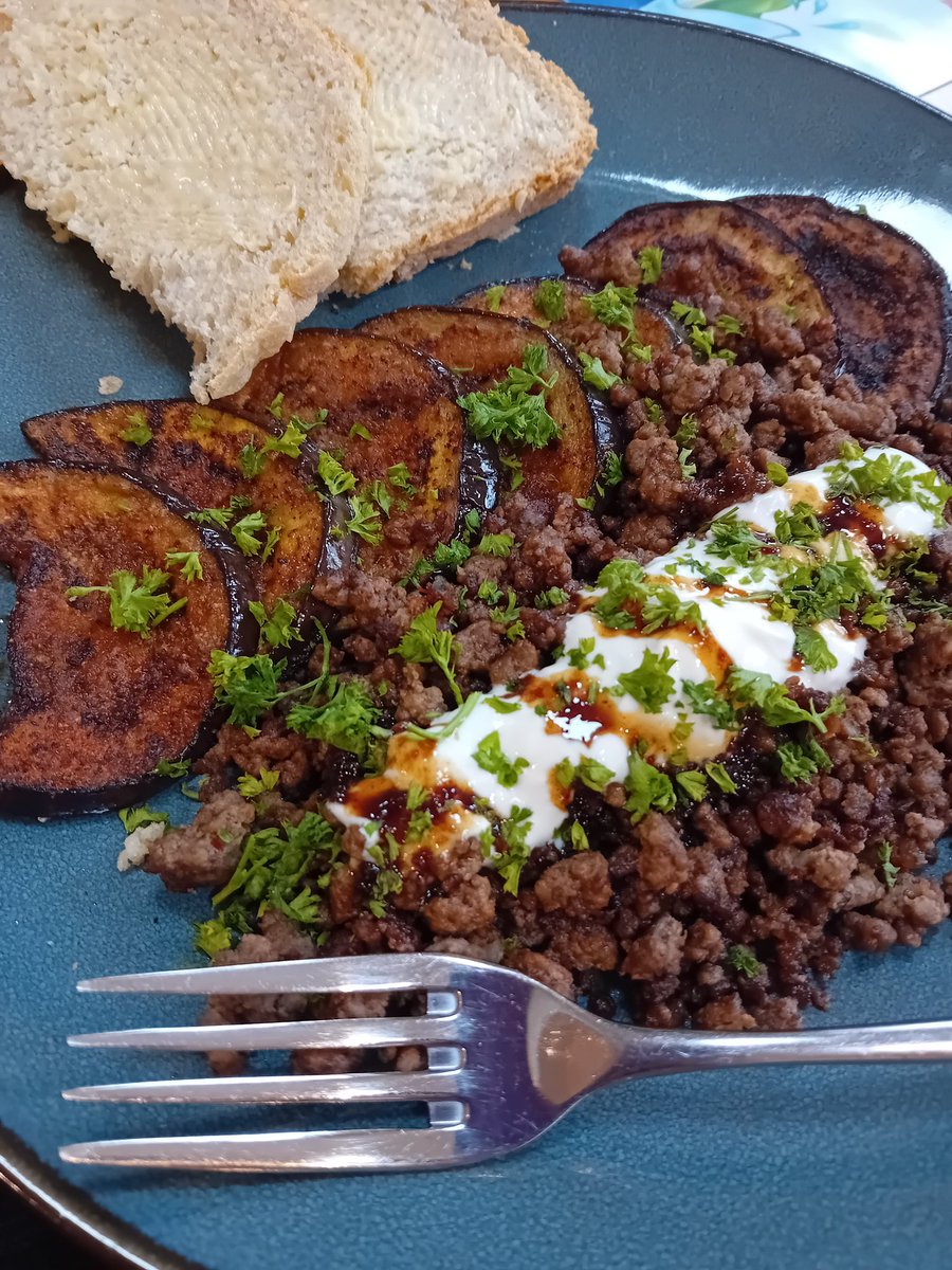 Today was 'just' roast chicken but yesterday was an amazing @SabrinaGhayour mince and aubergine recipe. What have you been cooking? Was it as delicious?