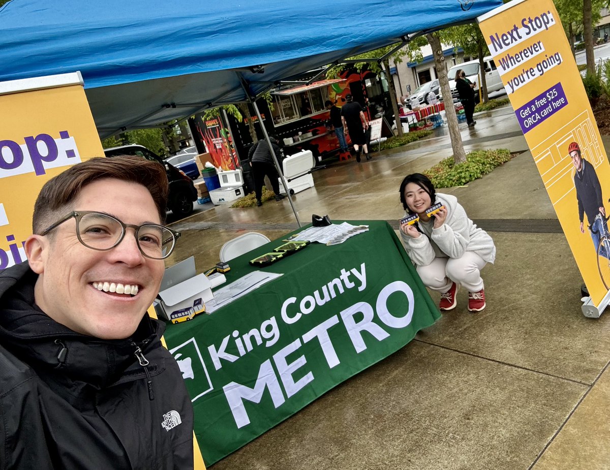 ¡Feliz Cinco de Mayo! We are hanging out at Centro Cultural Mexicano's Cinco de Mayo celebration in Redmond, WA. Riders can learn about our connections with the Eastside's new #2Line and more! bit.ly/4a9ZQNs
