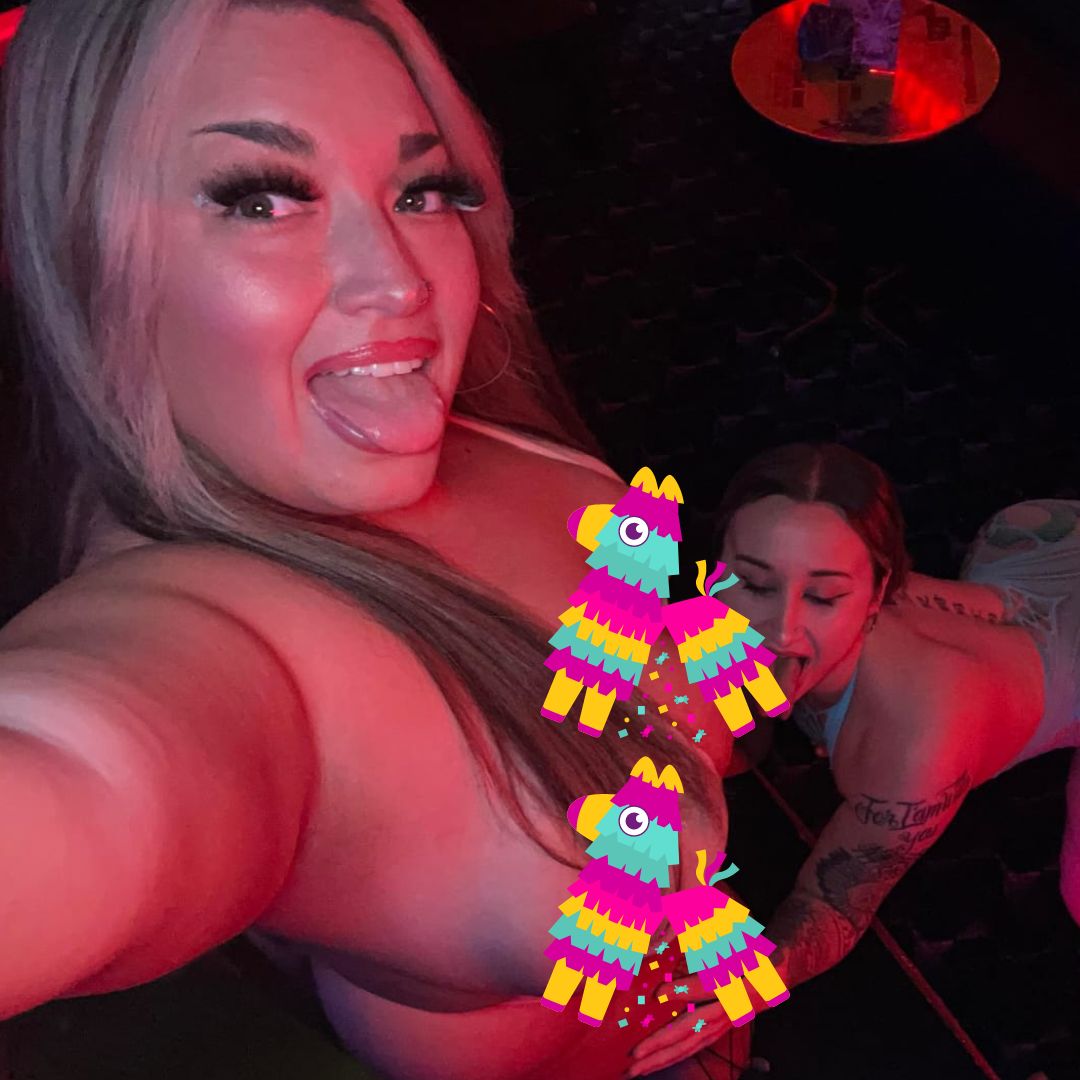 Happy #CincoDeMayo! We're having a #pinataparty with NILA, SIN, CHANEL, CHLOE & friends and you're invited! See you soon!💋
.
.
.
#sunday #rollcall #mousesear #johnsoncitytn