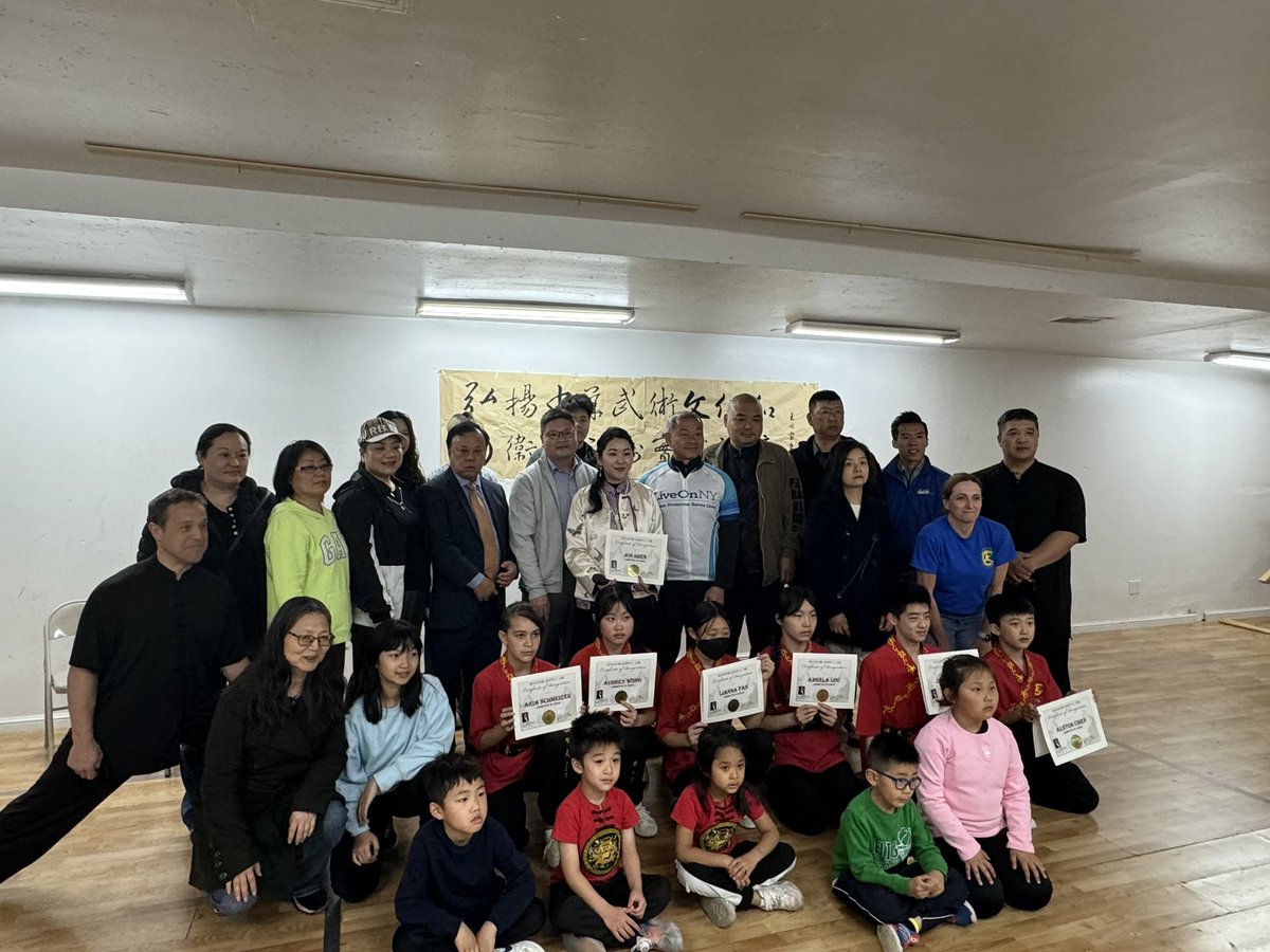 YiAndyChen's tweet image. Empowering our young Shaolin martial artists while instilling the values of self-defense and resilience against bullying.

#AndyChen #District40 #shaolinkungfu #martialarts