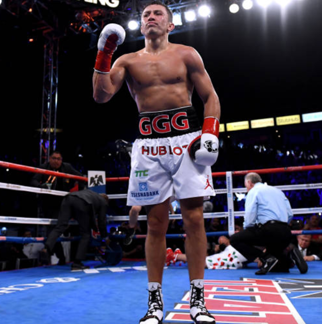 #UnDiaComoHoy hace 6️⃣ años, Gennady 'GGG' Golovkin 🇰🇿 retenía el Mundial Unificado 👑👑👑 WBA&WBC&IBF del peso medio noqueando en el 2º round a Vanes Martirosyan en California 🇺🇸