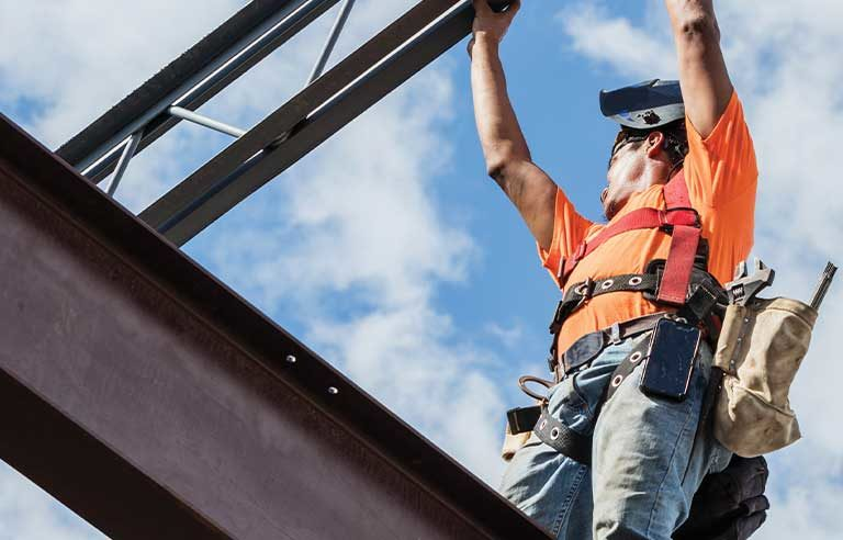 5 reasons why falls in construction keep happening (and what to do about it): bit.ly/49EiZak #StandDown4Safety