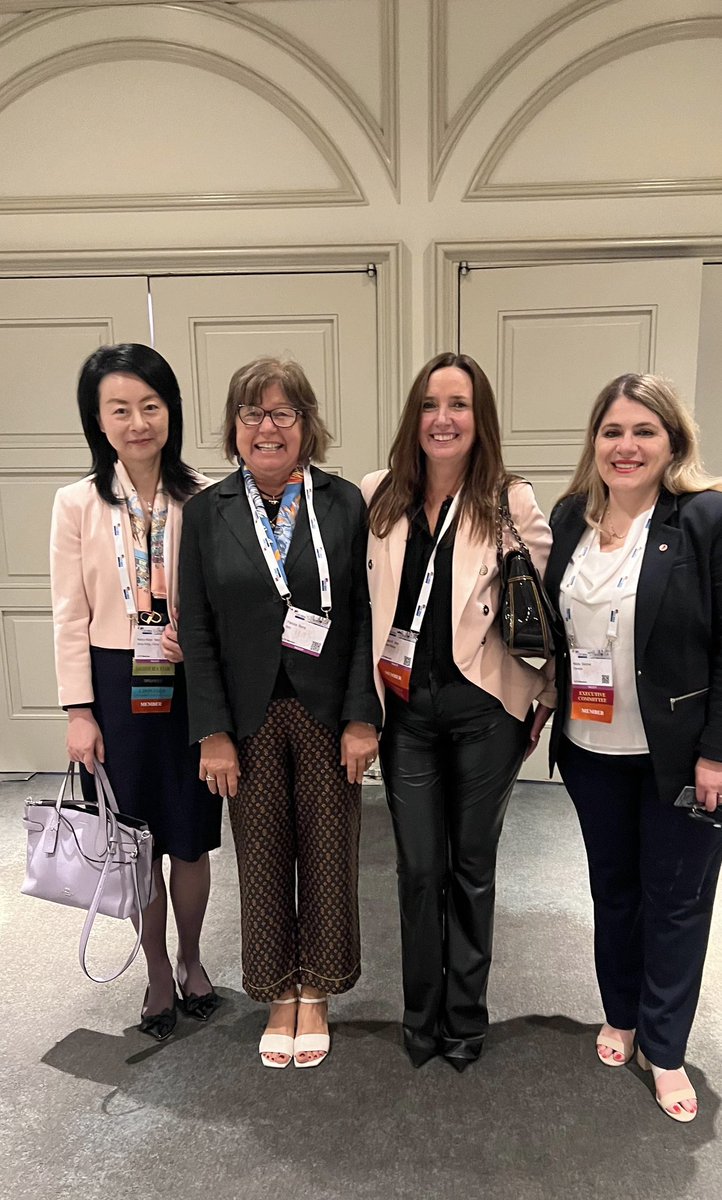 In the last 11 years ILTS had 6 women as President/President-Elect. 4 of them are 👇🏼 @nancyman @PatriziaBurra @ValeriaMas11 👏to a progressive tx Society that trusts and elevates women to leadership. Missing @drlizpomfret @marinaberengue! @_ILTS_ @UHNTransplant @_ILTS_ EDI