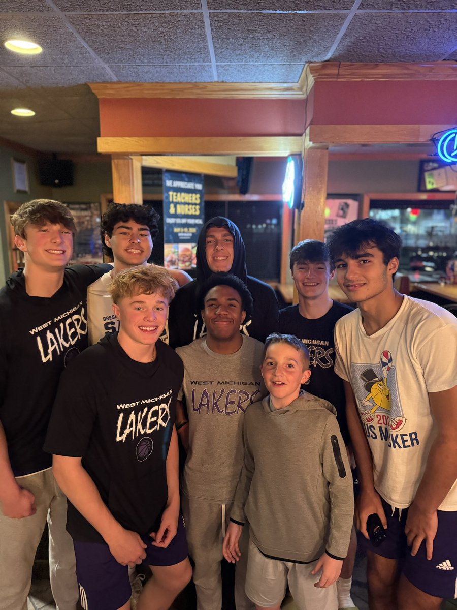 Special group of young men - finished the weekend 3-1 and 16-4 through the 1st 4 events. 92-30 in 3+ seasons…not done yet. @sboggiano11 @Aaron_Gholston3 @Linc_Lockhart5 @JoeyMiladakilla @JalenOosting_10 @cmp1816 @AlexGenuise1 @kylemcgowan22 @ColeWilliams412 @Arthur_PowellJr