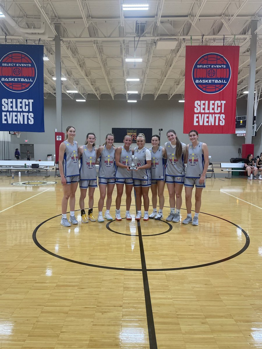 I had a great time playing with my teammates this weekend, we ended up going 4-0! @elle_mcculloch @aubreyfrank0 @McclellanM73252 @raegan_ramsay @MadiAllen2022 @kenziet25 @lydia_wright32 @sammy__clark @huntermote11 @mylieknight @InPrideAttack